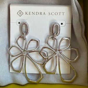 KENDRA SCOTT NWT!